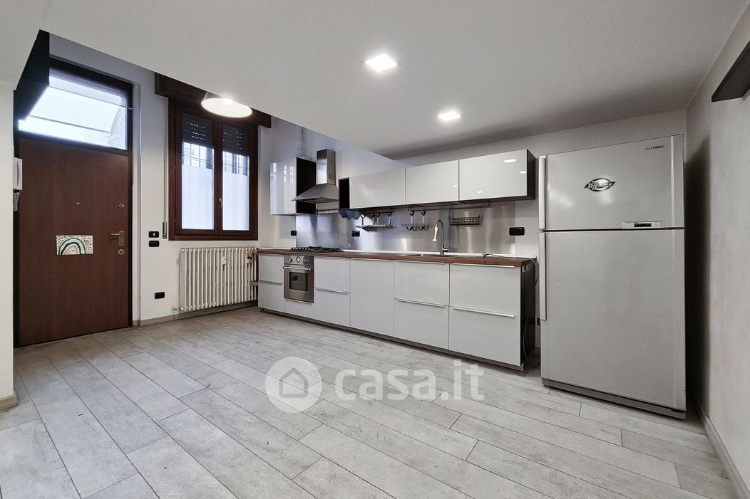 Appartamento in Vendita in Via Conte Rosso 18 a Milano
