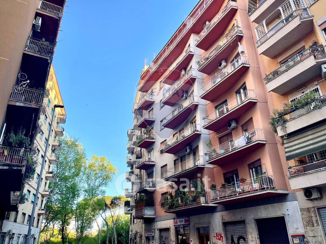 Appartamento in Affitto in Via Vallarsa a Roma