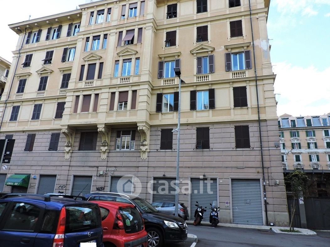 Appartamento in Vendita in Via Romolo Pensa a Genova