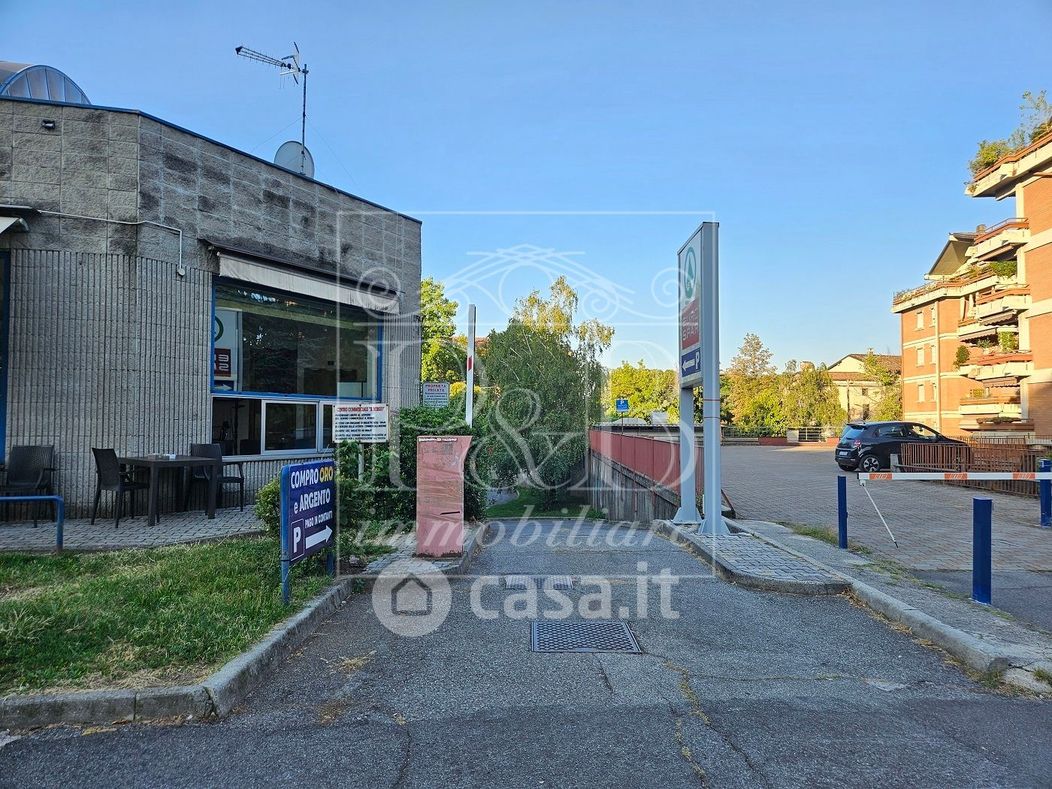 Garage/Posto auto in Vendita in Via Guido Zadei 49 a Brescia