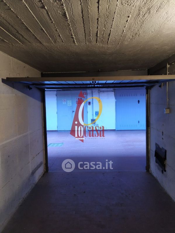 Garage/Posto auto in Vendita in Via Nervesa a Milano