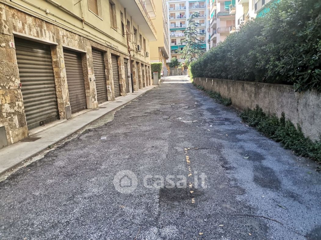 Garage/Posto auto in Affitto in Via della Maona a Genova