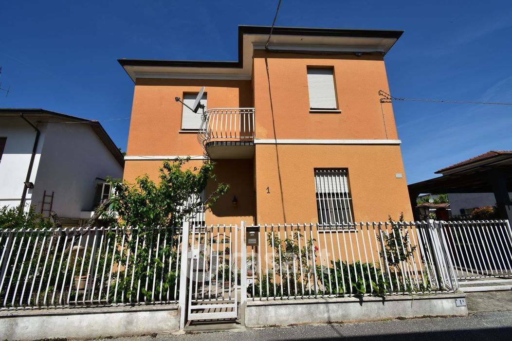 Casa indipendente in Vendita in Via Marco Zignani 1 a Forlì