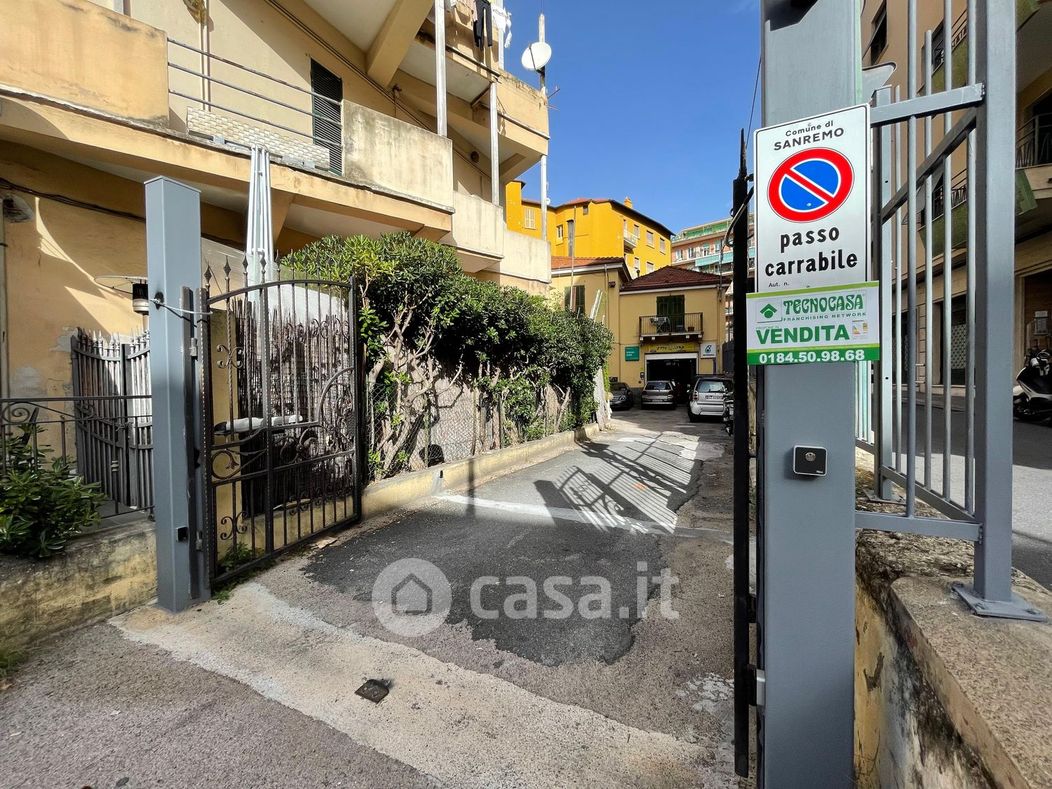 Garage/Posto auto in Vendita in Corso Cavallotti 3 a Sanremo
