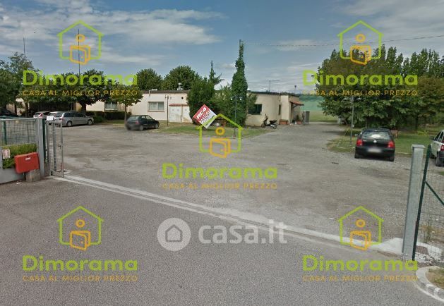 Negozio/Locale commerciale in Vendita in Via Campodavela 4 a Pisa