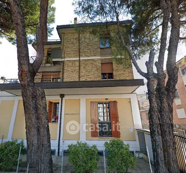 Casa Bi/Trifamiliare in Vendita in Via Jacopo di Paolo a Bologna