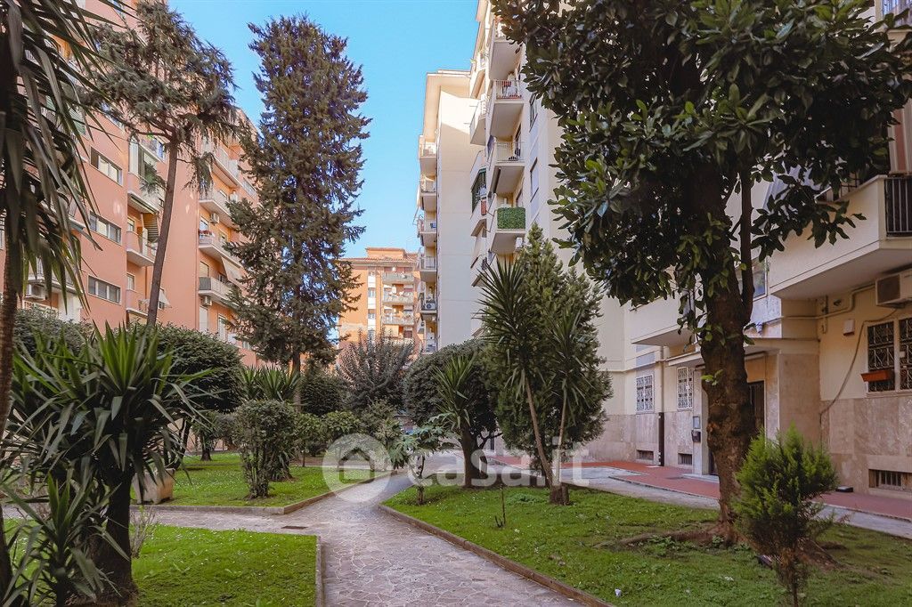 Appartamento in Vendita in Via Enrico Mazzoccolo 11 a Roma