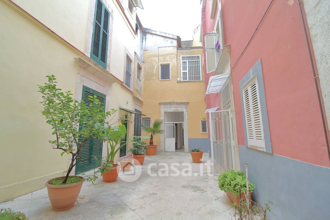 Appartamento in Vendita in Via Vincenzo Rogadeo a Bitonto