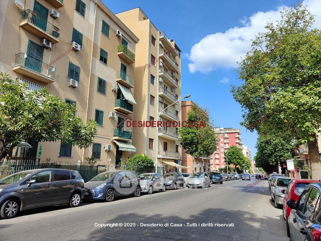 Appartamento in Vendita in Via Demetrio Camarda 6 a Palermo