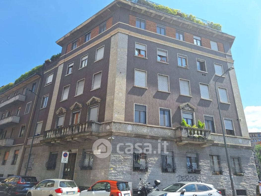 Appartamento in Vendita in Via Costanza 37 a Milano