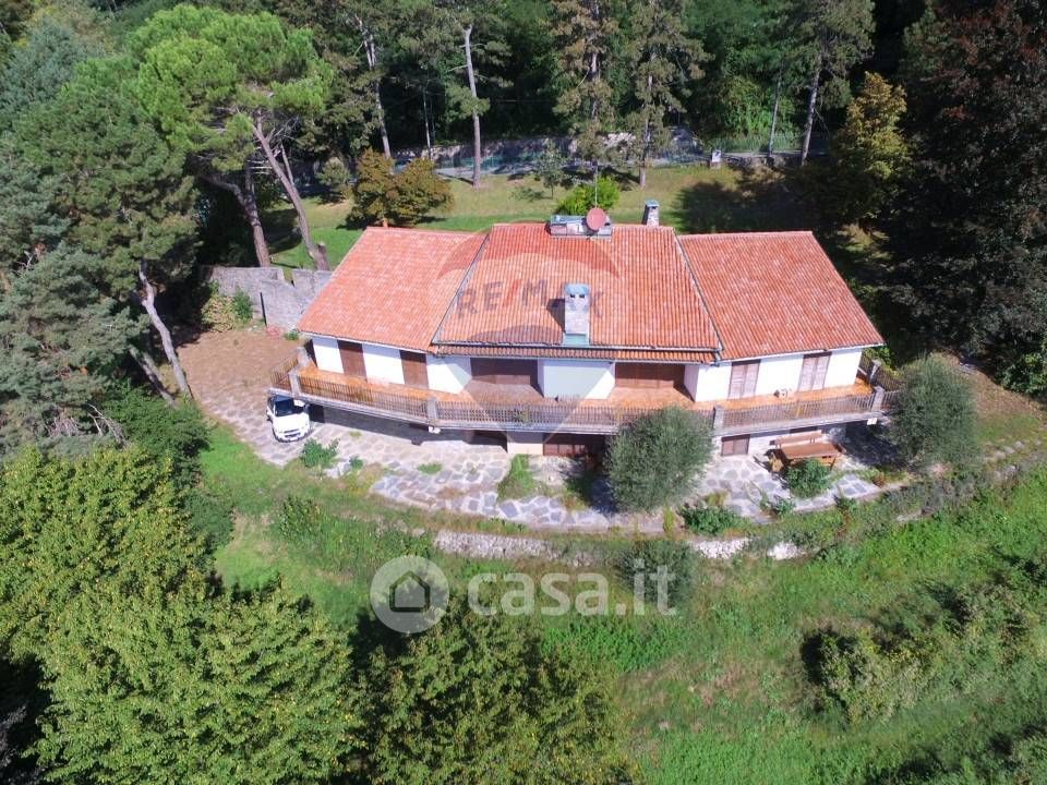 Villa in Vendita in Via per Bregazzana 28 a Varese