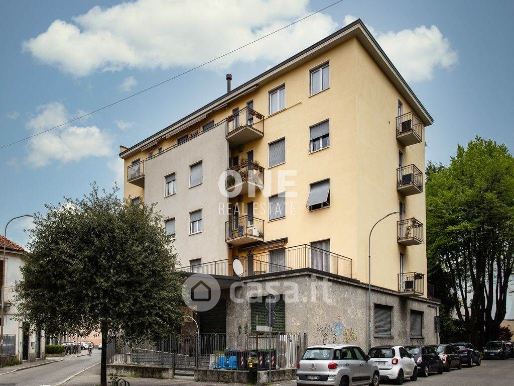 Appartamento in Vendita in Via Tito Speri 12 a Monza