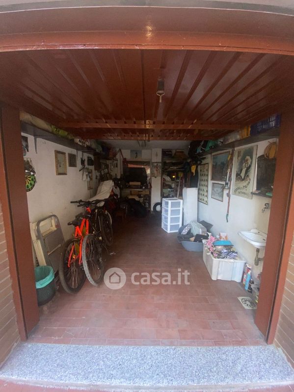 Garage/Posto auto in Vendita in Piazza ARRIVABENE a Genova