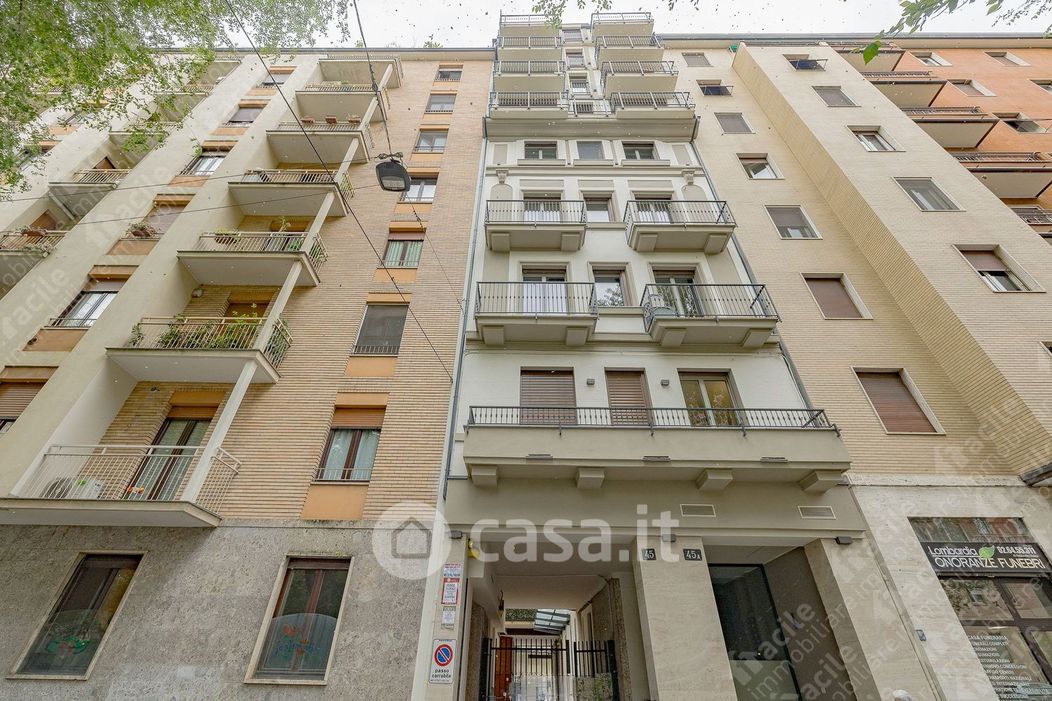 Appartamento in Vendita in Via Mac Mahon 45 a Milano