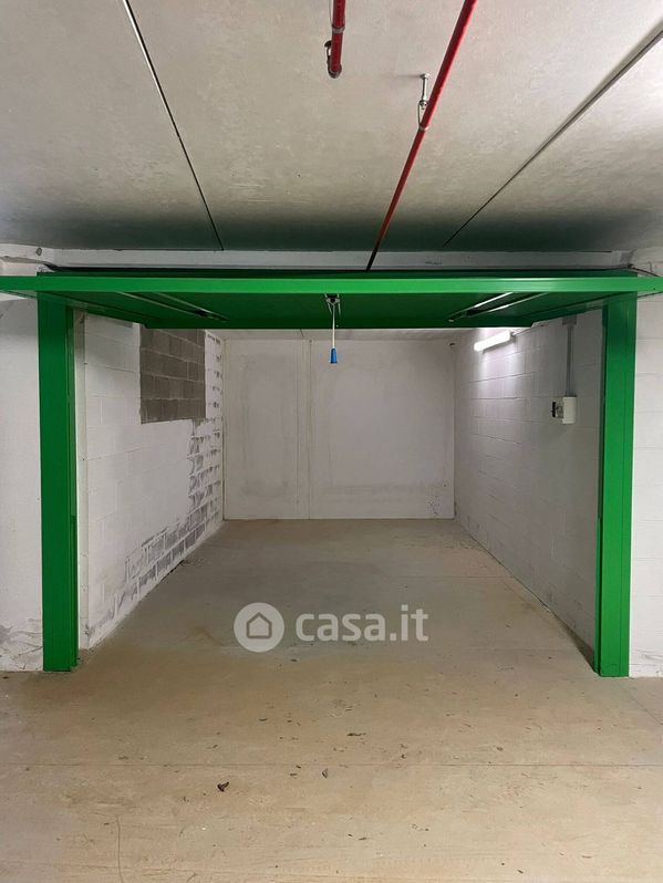 Garage/Posto auto in Vendita in Via domenico oliva a Genova