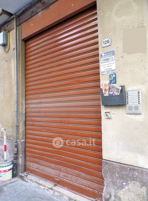 Negozio/Locale commerciale in Vendita in Via Tommaso Aversa 126 a Palermo