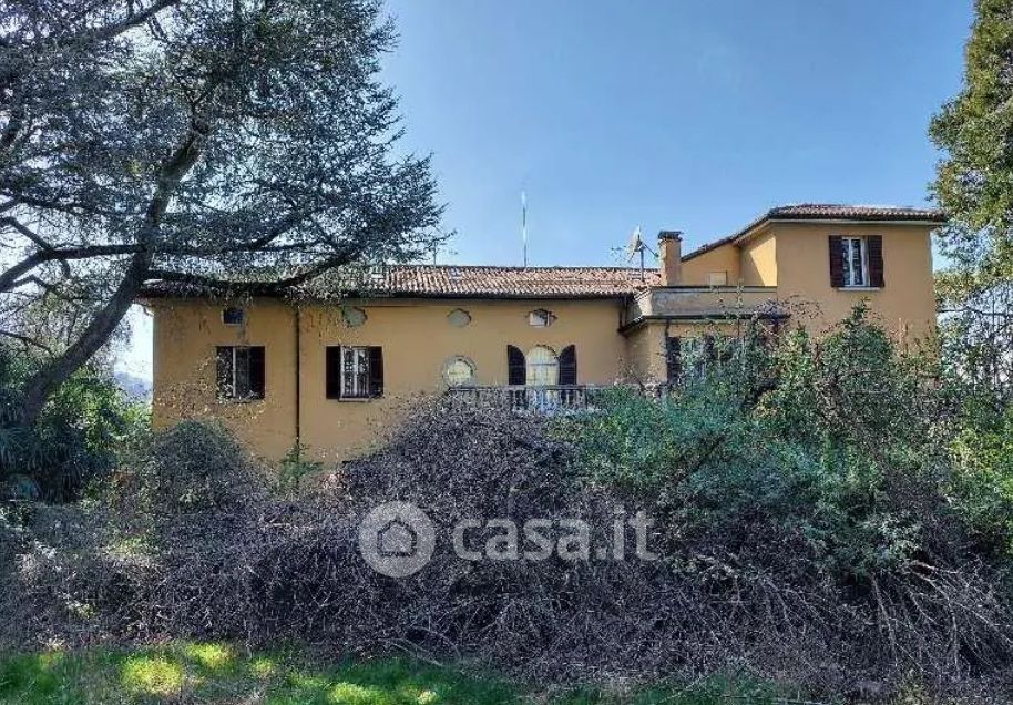 Villa in Vendita in Via San Giacomo a Como