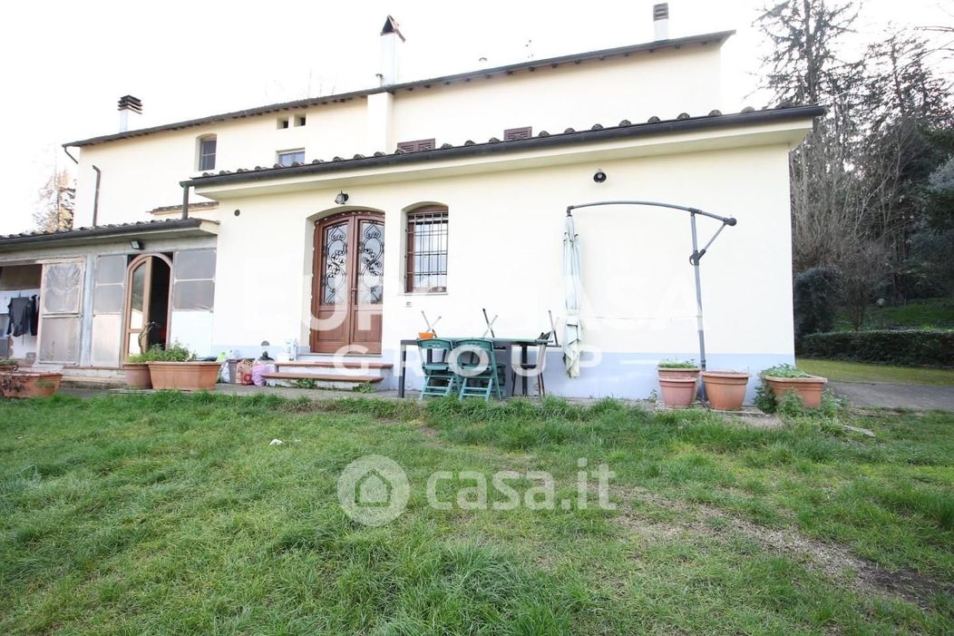 Villa in Vendita in Via per Gattaiola e Meati 626 a Lucca