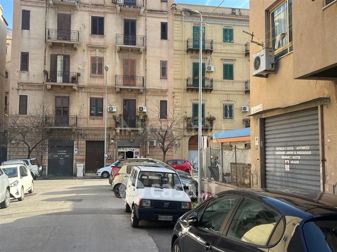 Appartamento in Affitto in Via Gaspare Serenario a Palermo