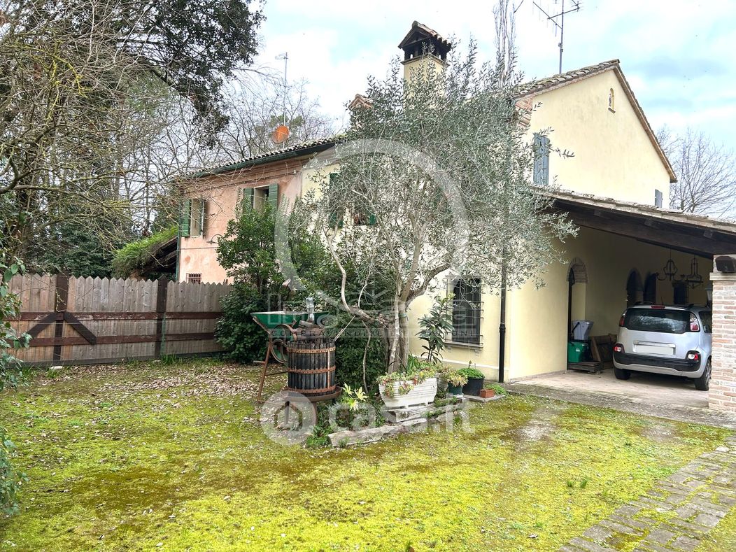 Casa Bi/Trifamiliare in Vendita in Via Martiri Fantini 17 a Ravenna