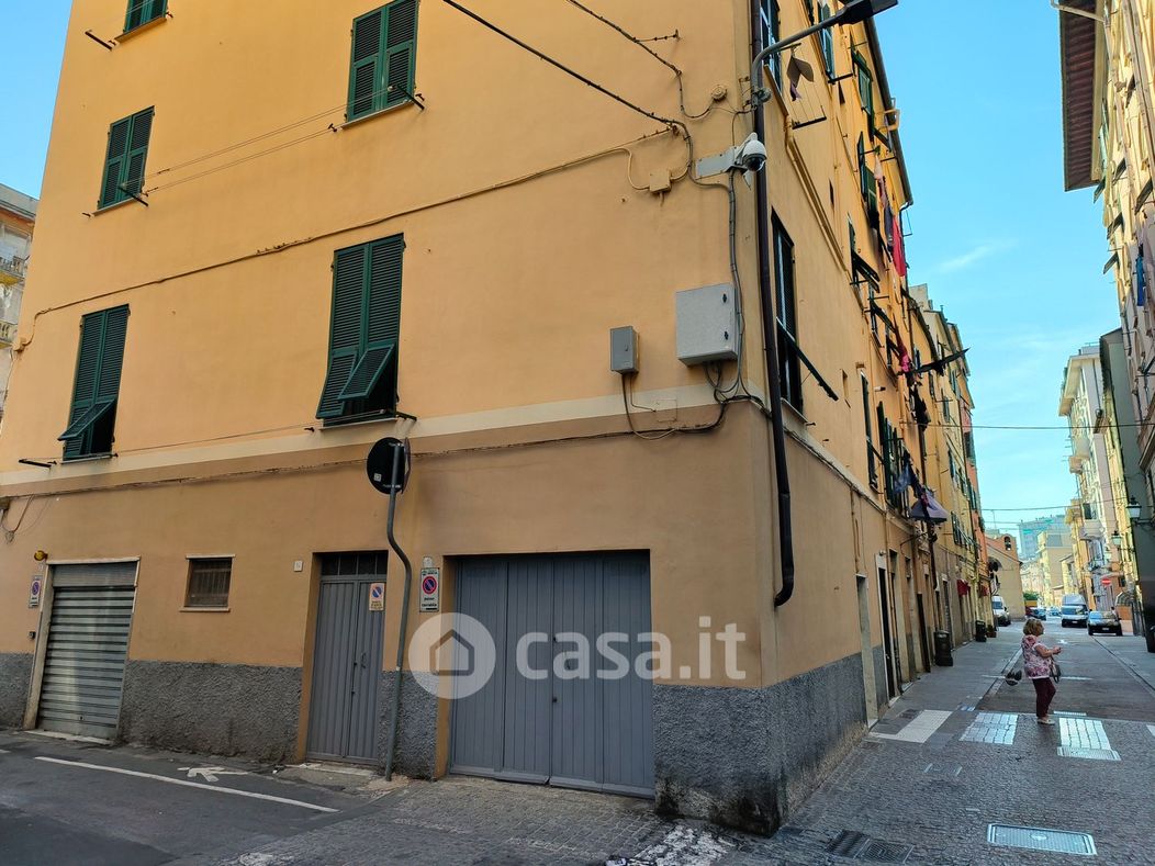 Appartamento in Vendita in Via Umberto Bertolotti a Genova