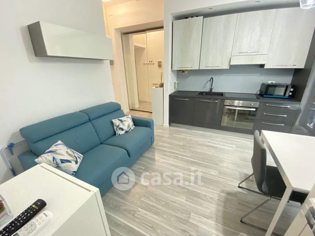 Appartamento in Affitto in Via Antonio Rosmini 8 a Milano