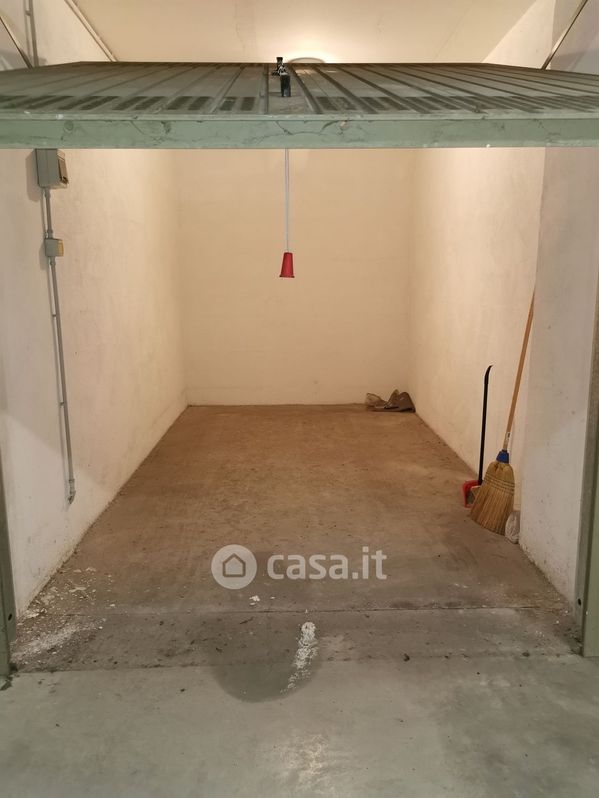 Garage/Posto auto in Vendita in Via Stazione 54 a Taggia