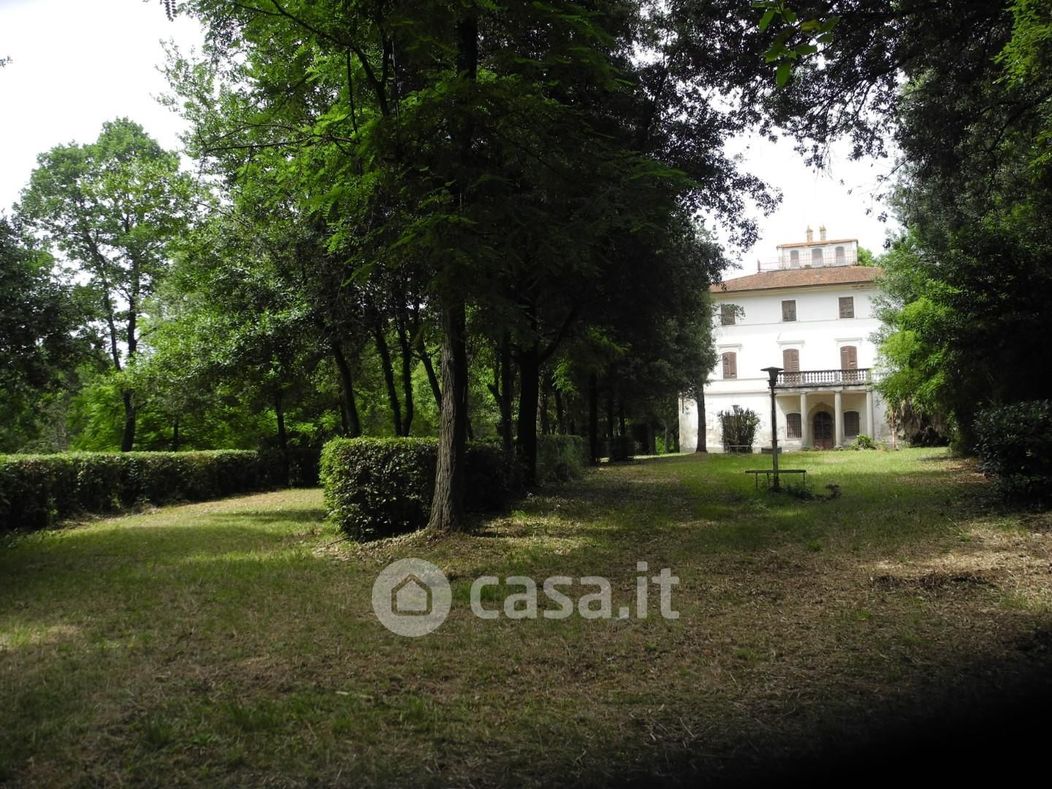 Villa in Vendita in Piazza Caduti Divisione Acqui Cefalonia e Corfu a Pontedera