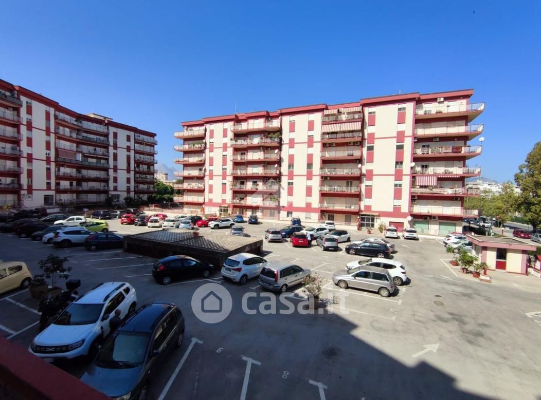 Appartamento in Vendita in Piazzale Aurora 7 a Palermo