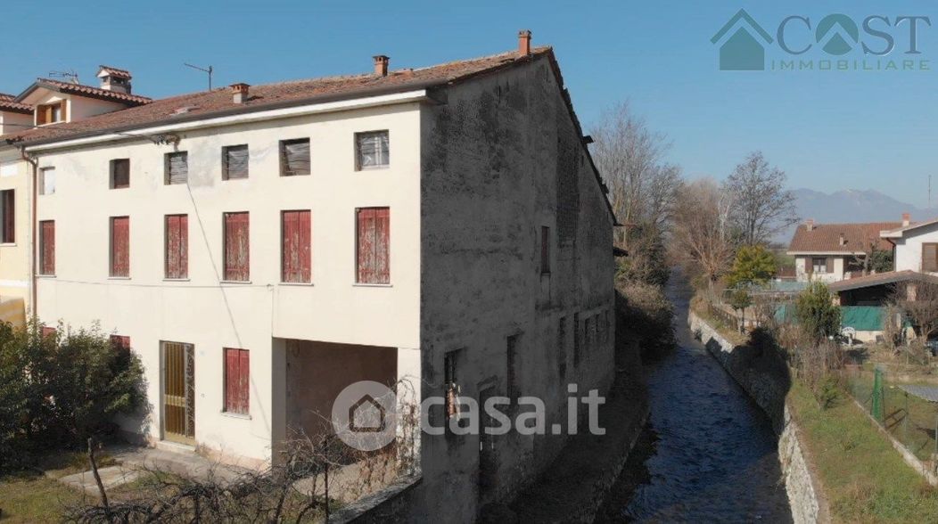 Rustico/Casale in Vendita in Via Cesare Battisti a Villaverla