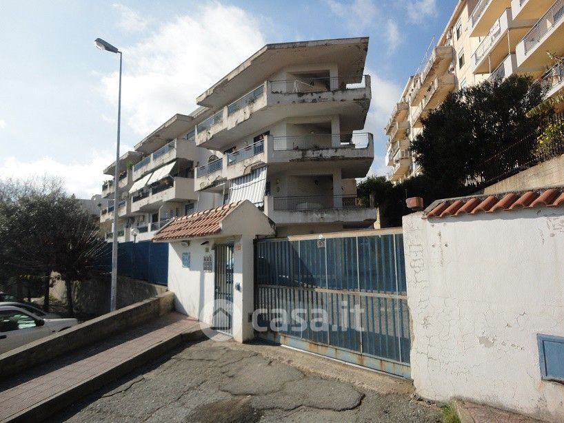 Appartamento in Vendita in Viale Giostra a Messina