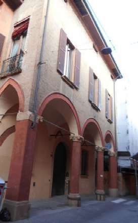 Casa Bi/Trifamiliare in Vendita in Via Cesare Battisti a Bologna