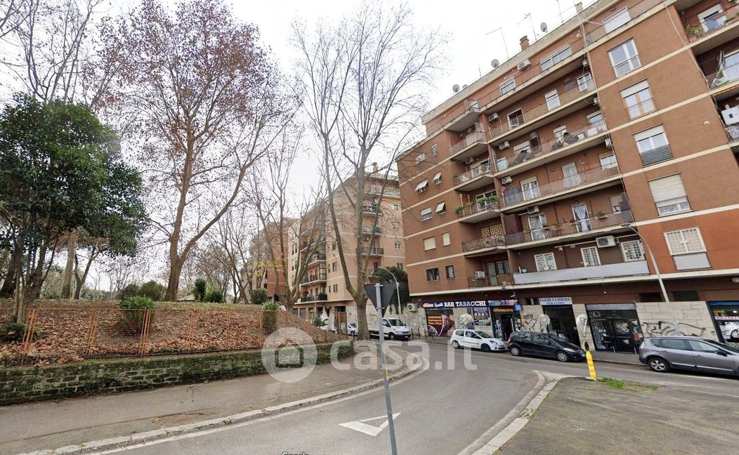Appartamento in Vendita in Viale della Venezia Giulia a Roma