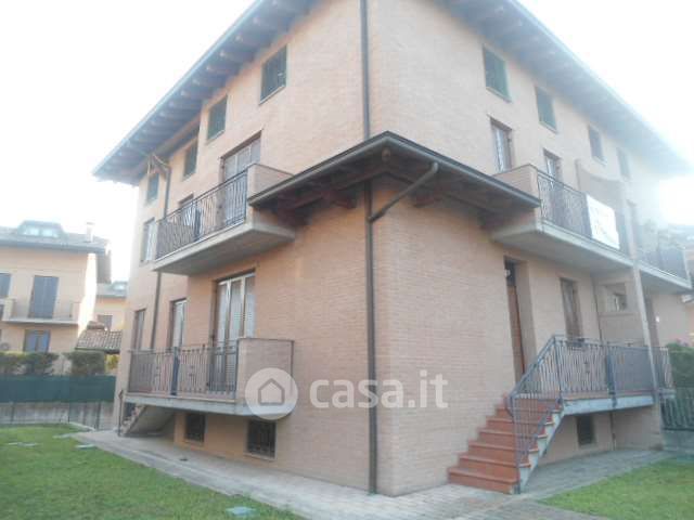 Casa Bi/Trifamiliare in Vendita in Via dei Traeri a Modena