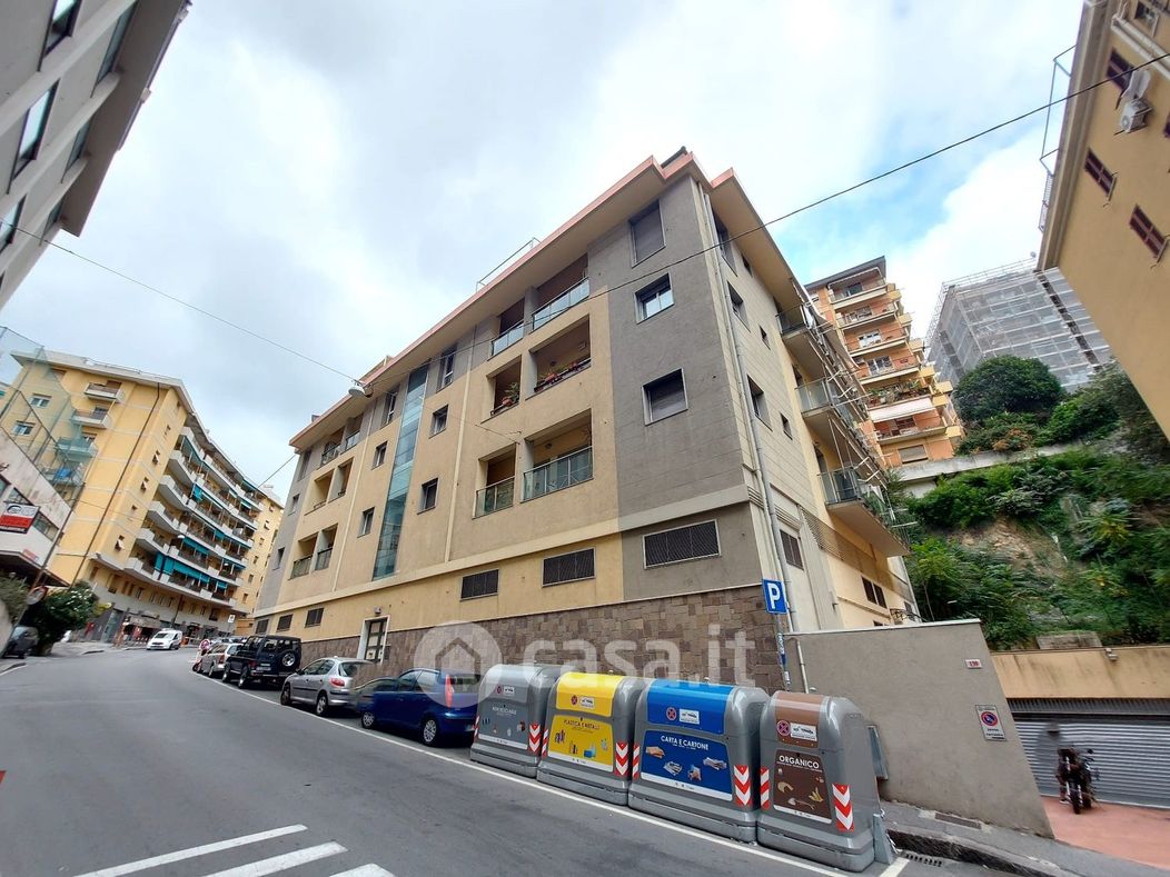 Appartamento in Vendita in Via Donghi 47 a Genova