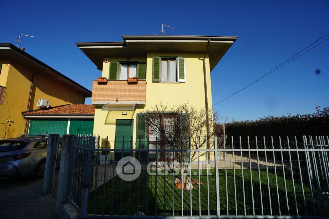 Villa in Vendita in Via carlo alberto 4 a Cassolnovo