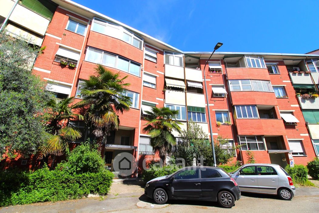 Appartamento in Vendita in Via Val Lagarina 45 a Milano
