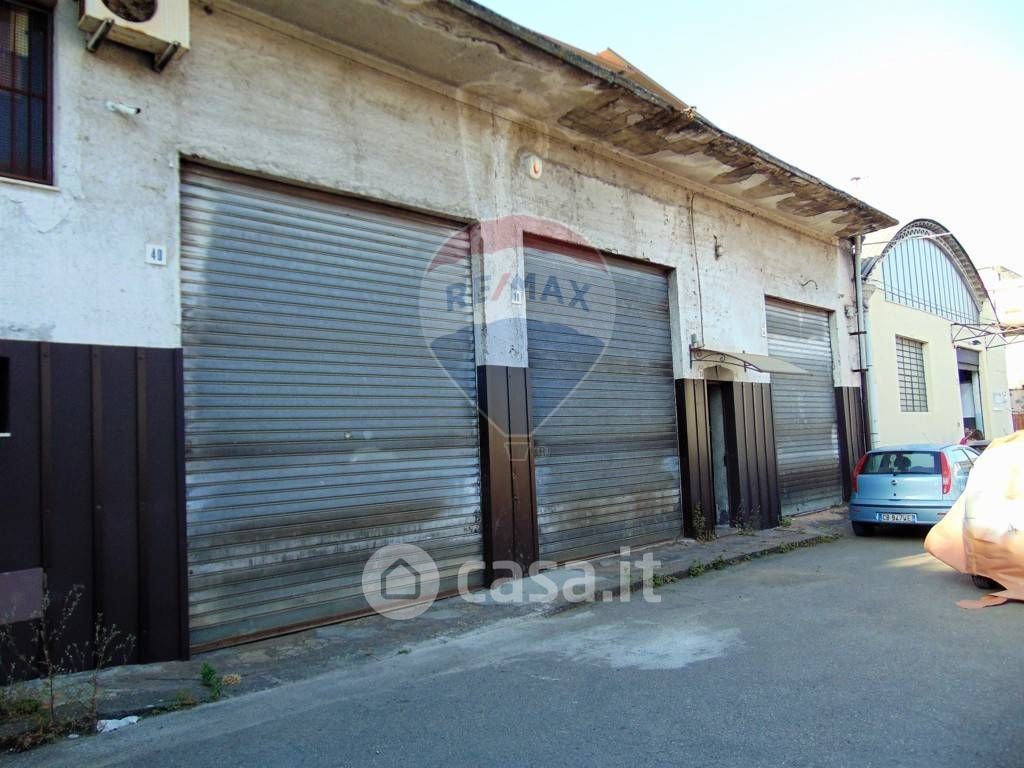 Negozio/Locale commerciale in Vendita in Via Edmondo de Amicis 36 a Acireale