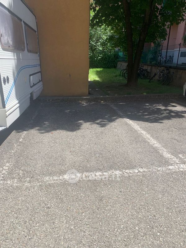 Garage/Posto auto in Affitto in Via Irma Bandiera a Bologna
