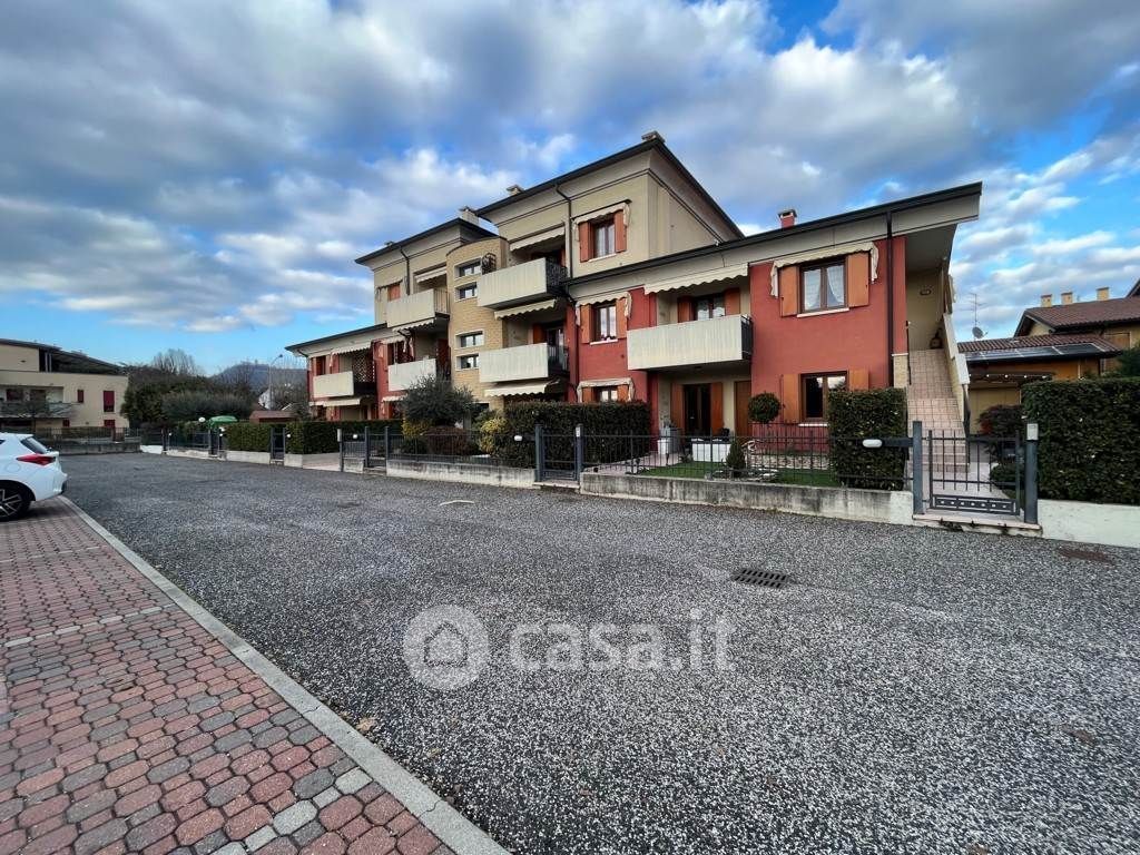 Appartamento in Vendita in Via Martiri di Cefalonia 1 a Montecchio Maggiore