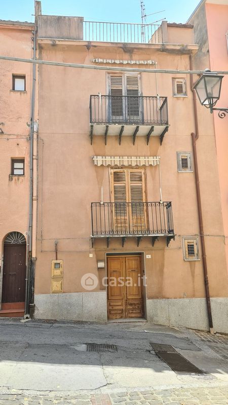 Casa indipendente in Vendita in Via Gioacchino Grisanti a Collesano