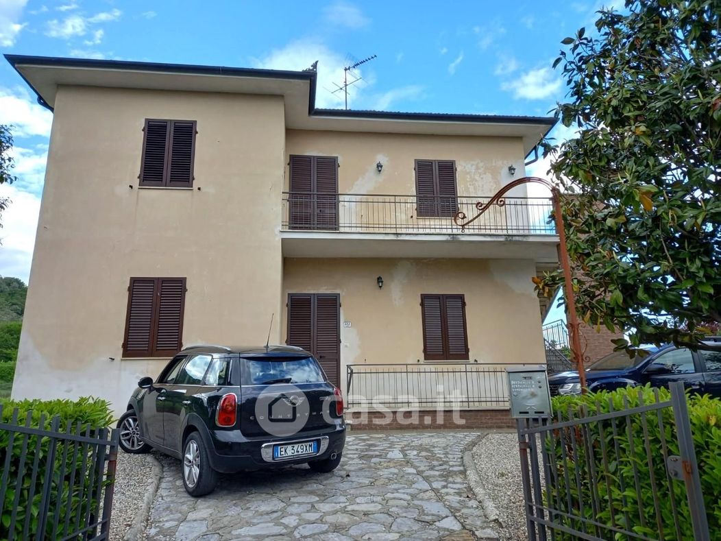 Villa in Vendita in Via Sarzanese a Lucca