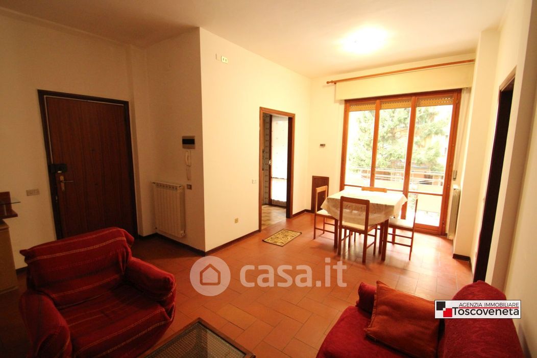 Appartamento in Vendita in Via Paganini a Lucca