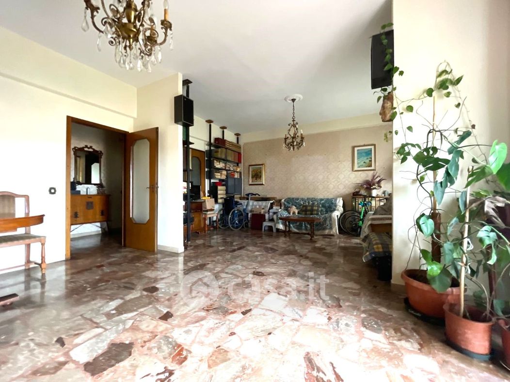 Appartamento in Vendita in Via San Pantaleo Campano 30 a Roma