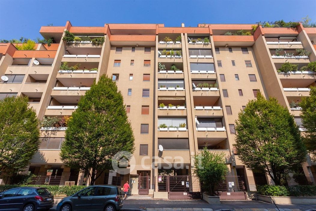 Appartamento in Vendita in Via Fratelli Fraschini 7 a Milano