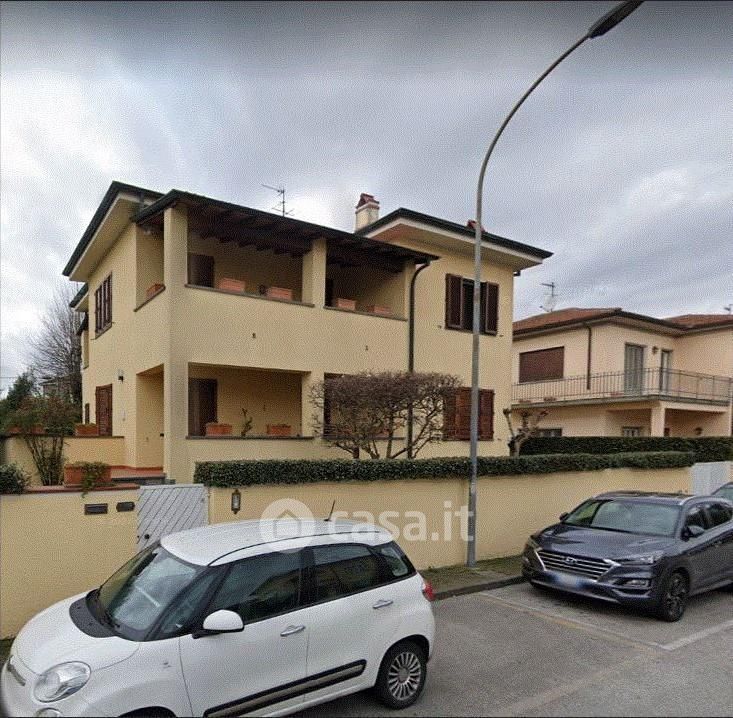 Villa in Vendita in Via Castruccio Buonamici a Lucca