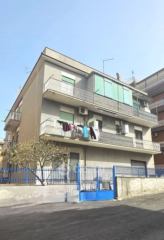 Appartamento in Vendita in Via delle Driadi a Roma