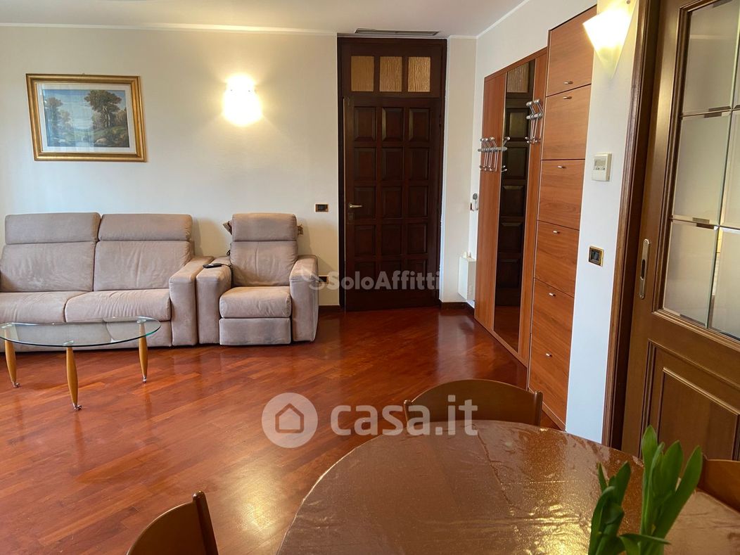 Appartamento in Affitto in Via Luciano Manara 30 a Brugherio