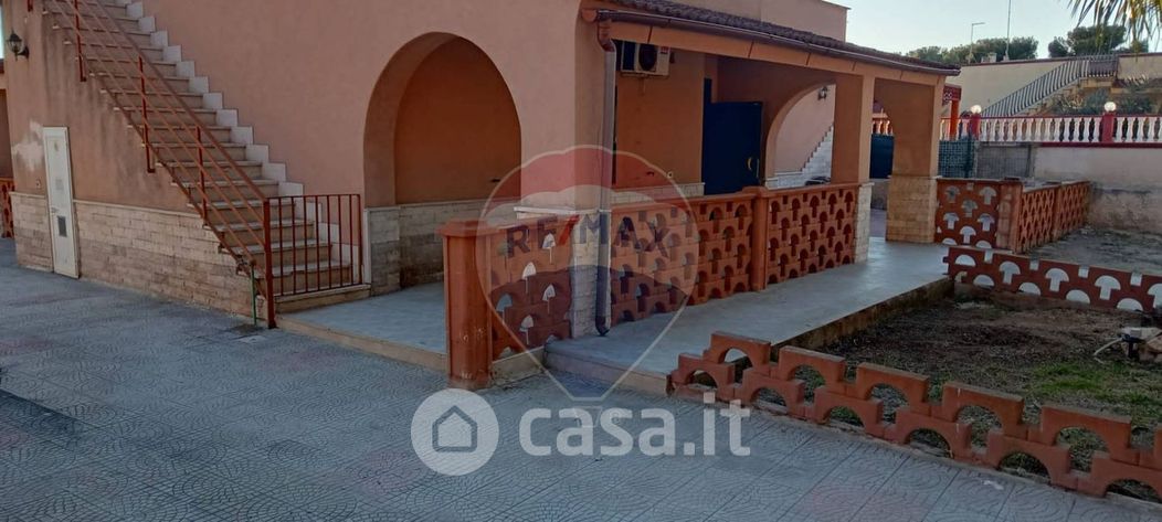 Villa in Vendita in Via Calata la Torretta 32 a Taranto