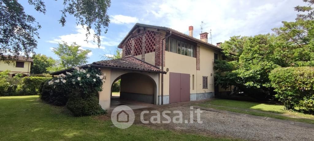 Casa Bi/Trifamiliare in Vendita in Via PERTINI a Albuzzano
